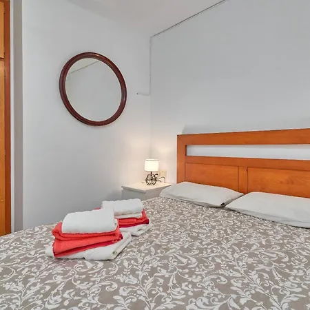 Apartment Velilla